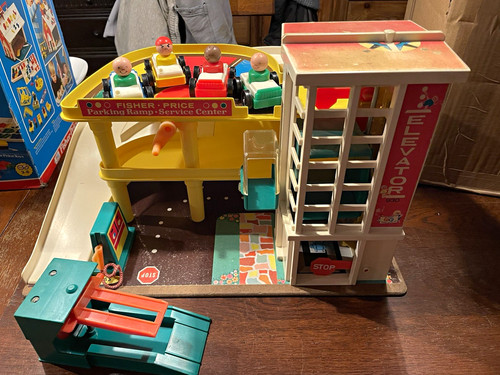 Fisher price parking ramp - fisher-price,